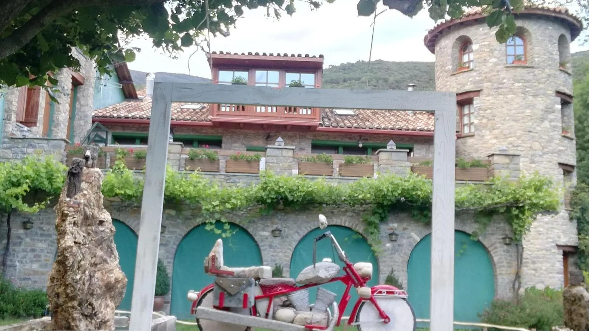 La Borda De Ritort Bed & Breakfast Sort